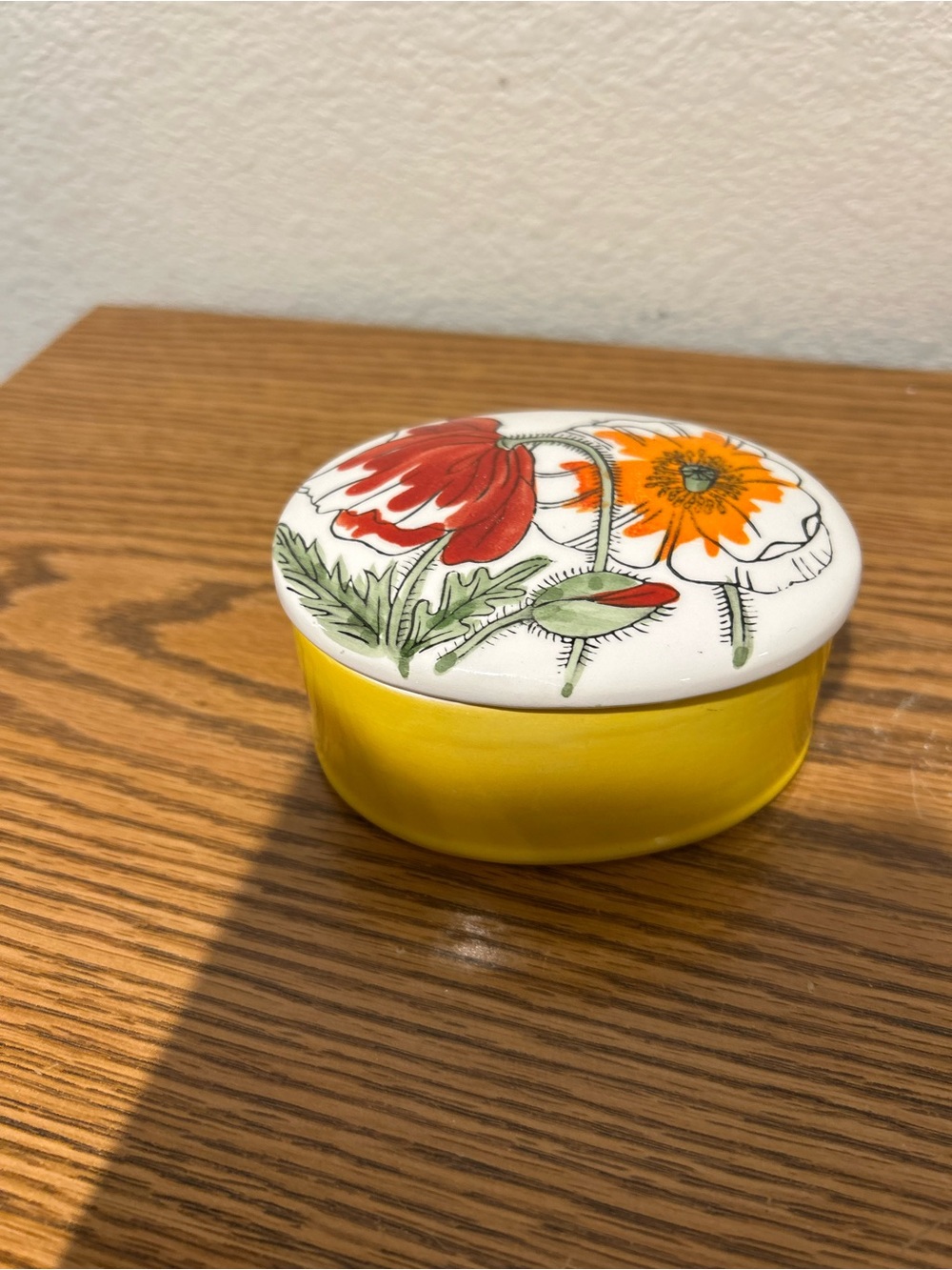 Hand-Painted Poppy Ceramic Trinket Box in Yellow - Picture 7 of 7